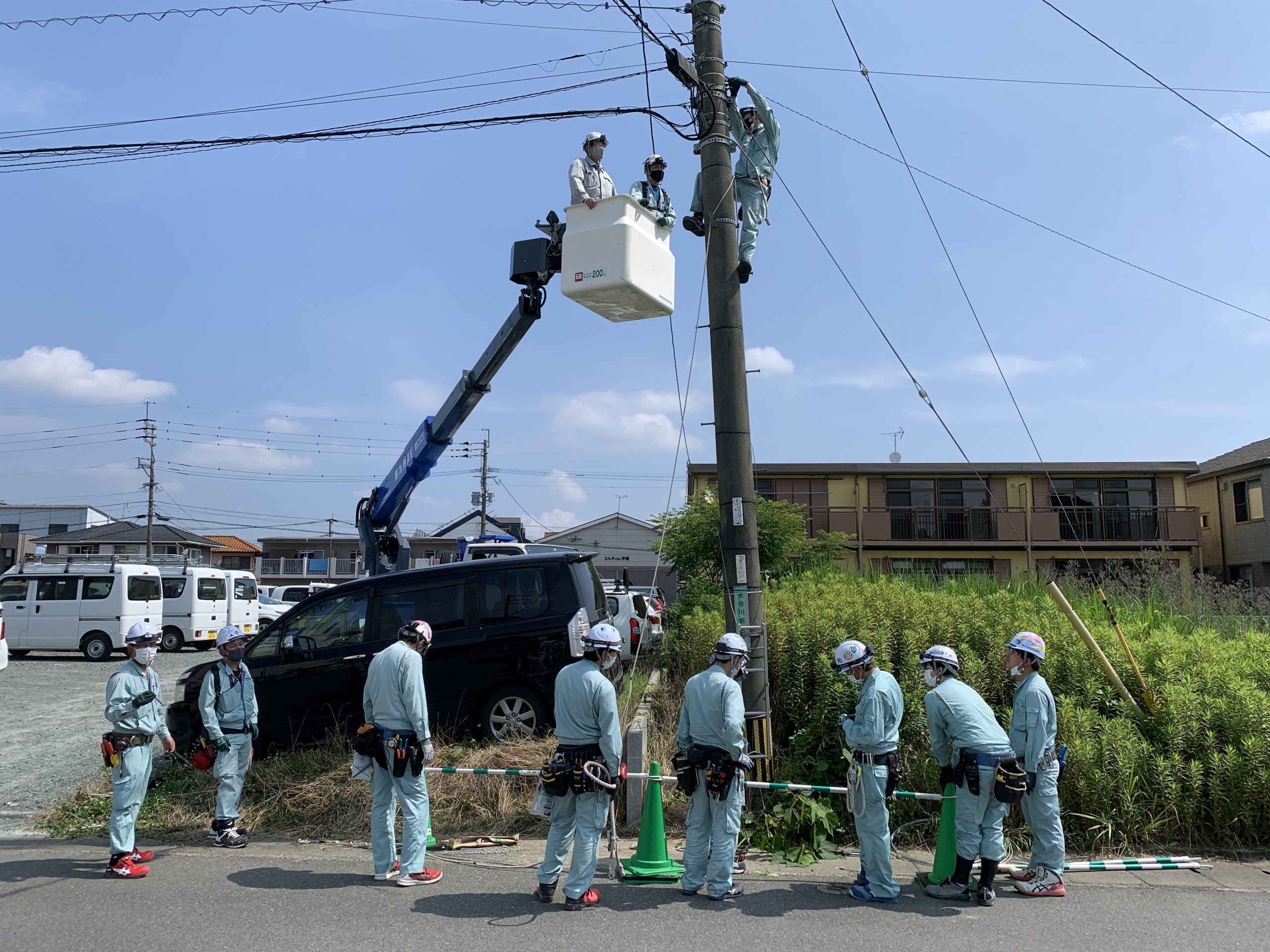 本社で昇柱講習を行いました。第2回目　✜（安全第一）✜　熱中症には注意・・！