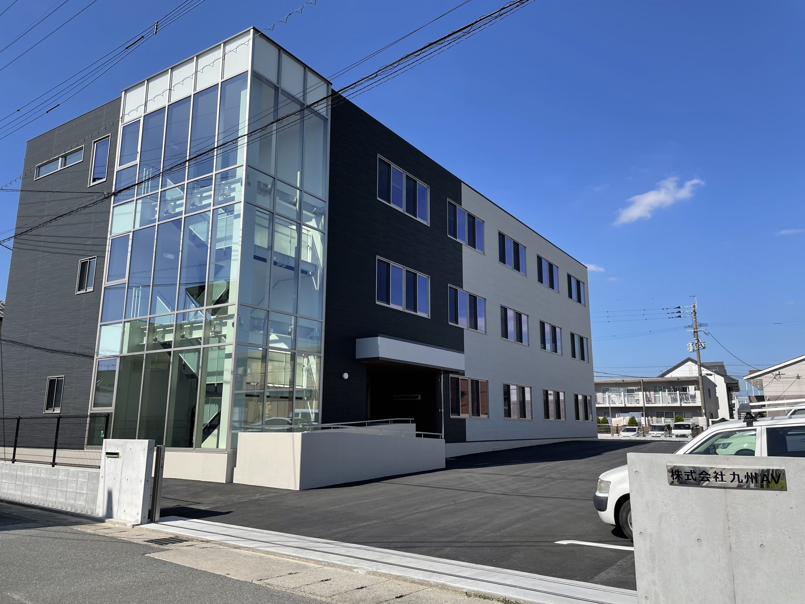 令和4年10月　本社新社屋竣工しました。